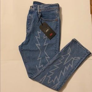 NWT Levi’s 501 Embroidered Skinny Jean